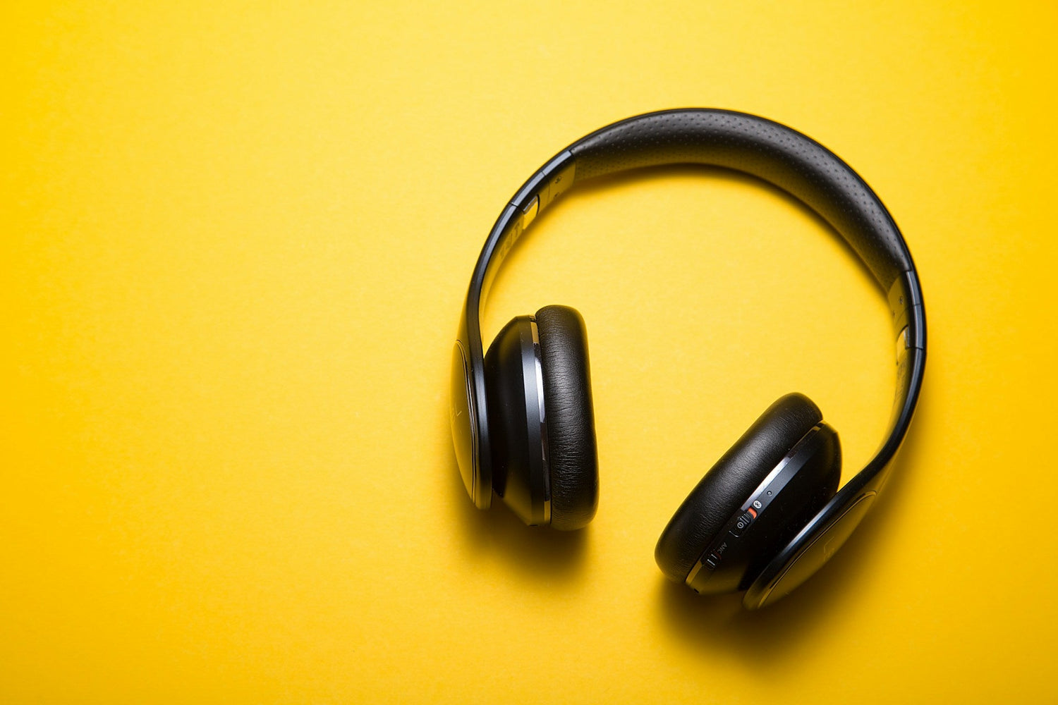 Headphones & Wearable Tech