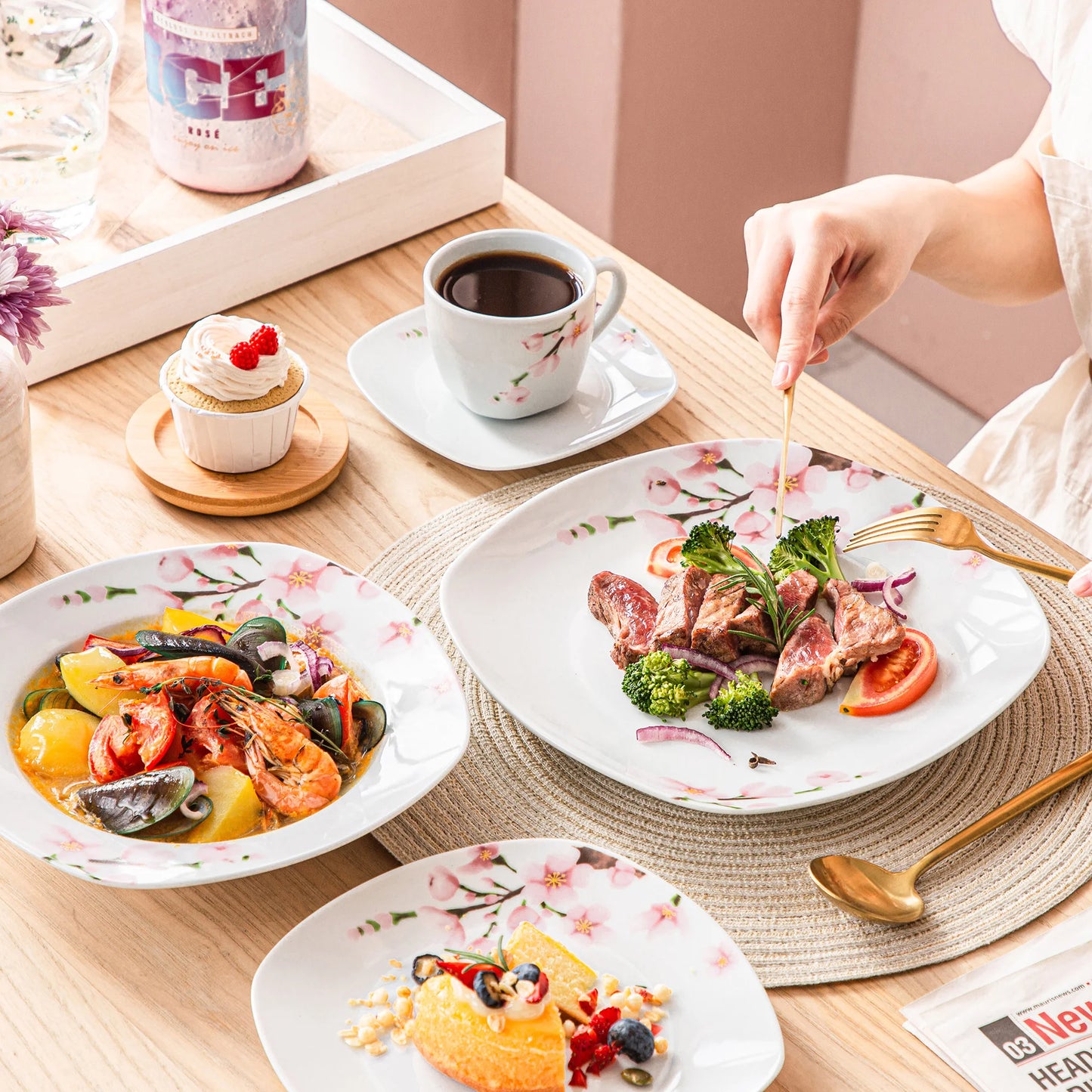 MALACASA Annie Porcelain Dinnerware Set Plates Cups Saucers